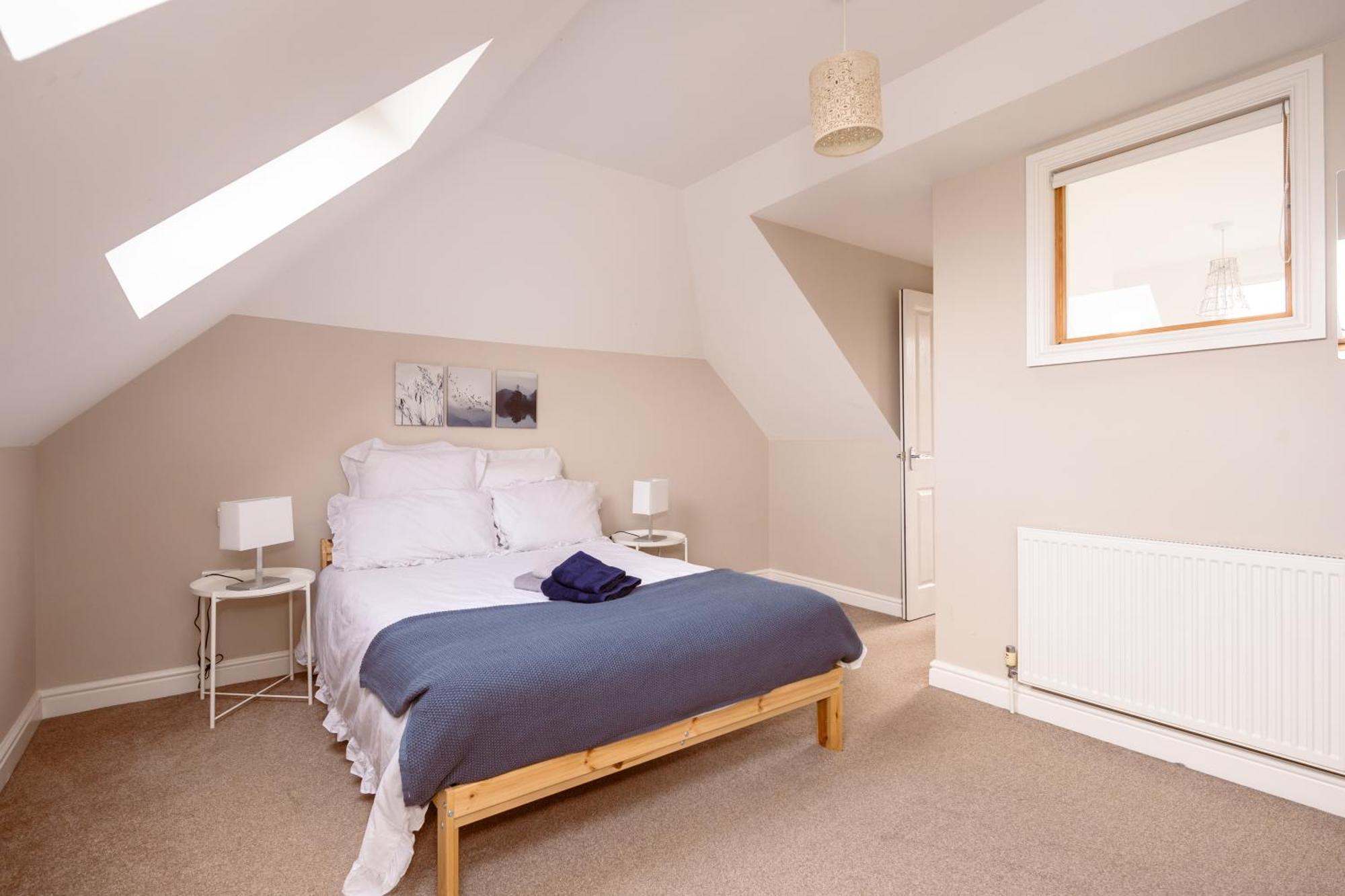 Family Home In Central Guildford With Parking Buitenkant foto